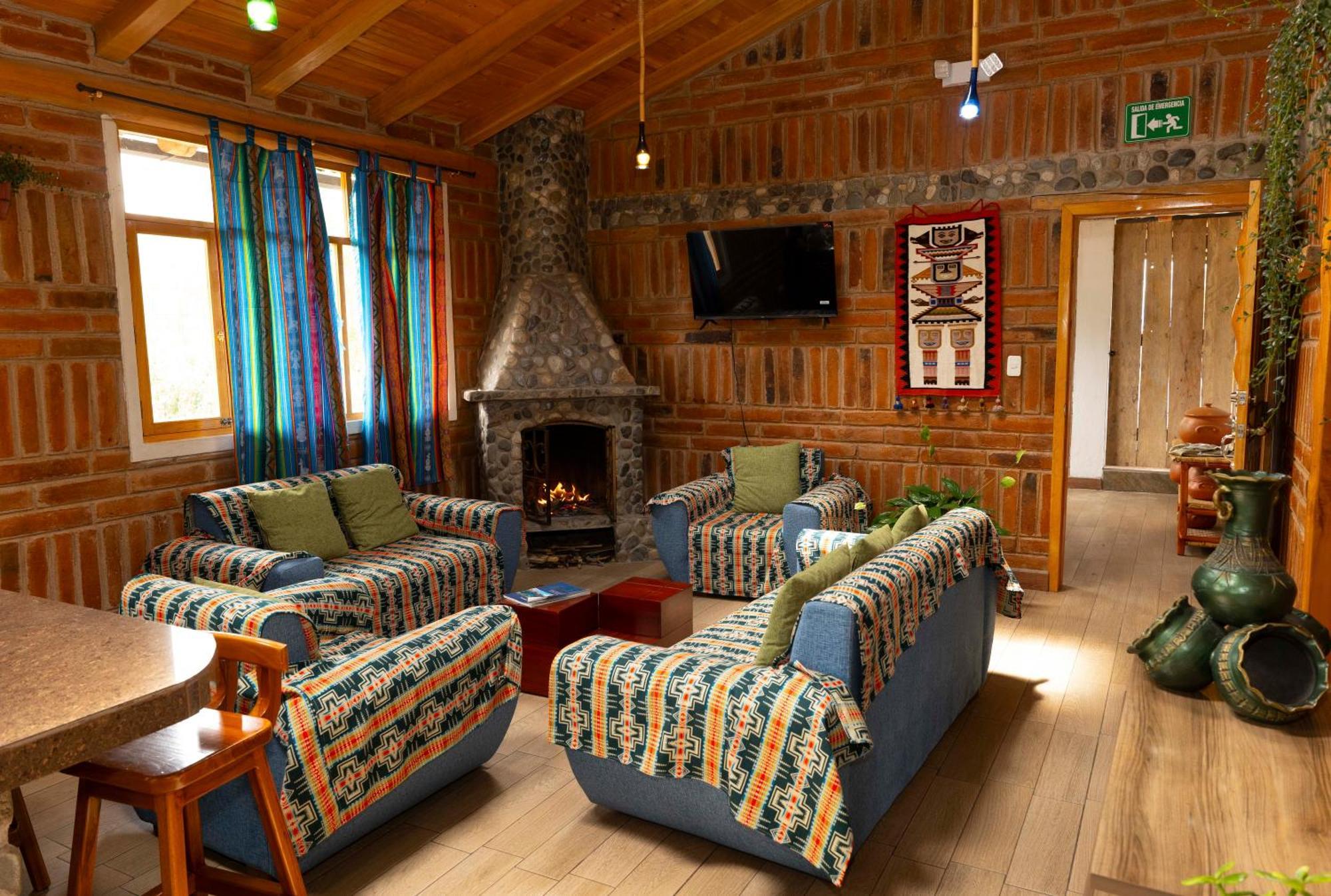 Watzara Wasi Cottage Familiar Camprestre Y Lofts En Cotacachi Buitenkant foto