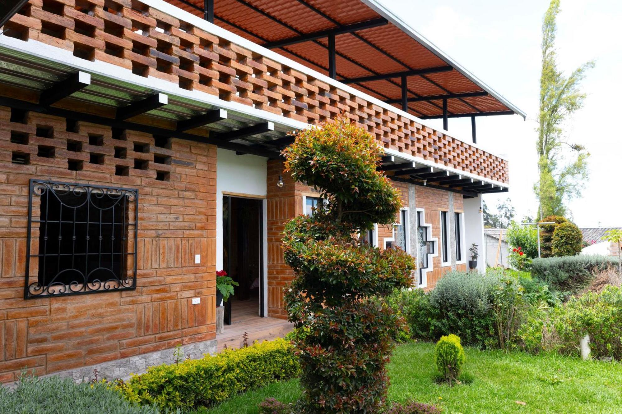 Watzara Wasi Cottage Familiar Camprestre Y Lofts En Cotacachi Buitenkant foto